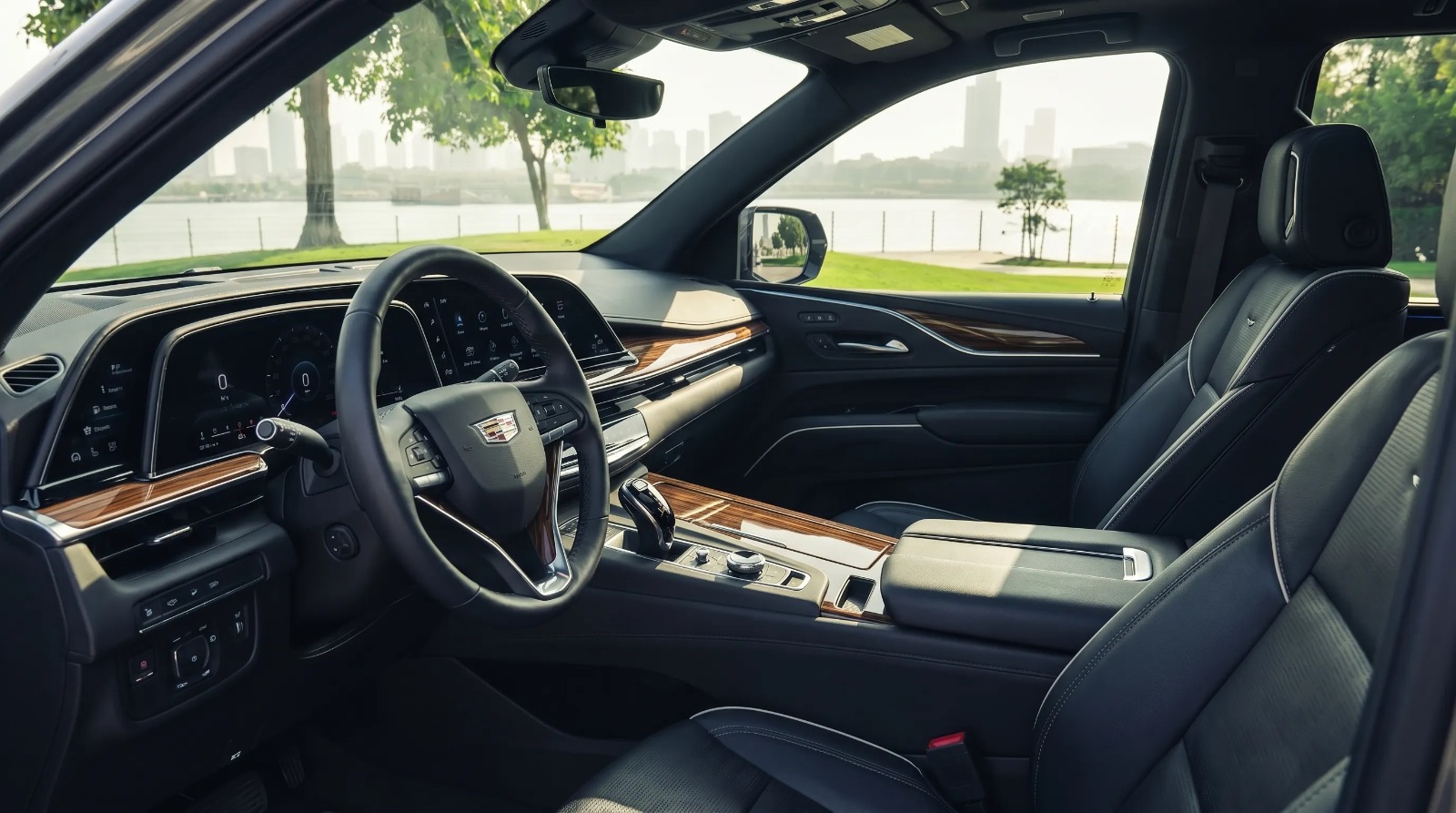 Cadillac Escalade — photo 3